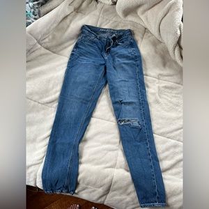American eagle mom jeans